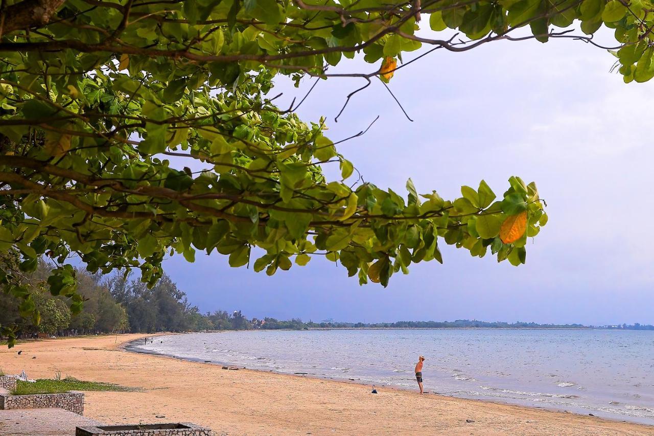Aa Residen Luxury Condo Homestay 18Mins Walk Tanjung Aru Beach & Golf Course, Not Beach Side Resort Kota Kinabalu Buitenkant foto
