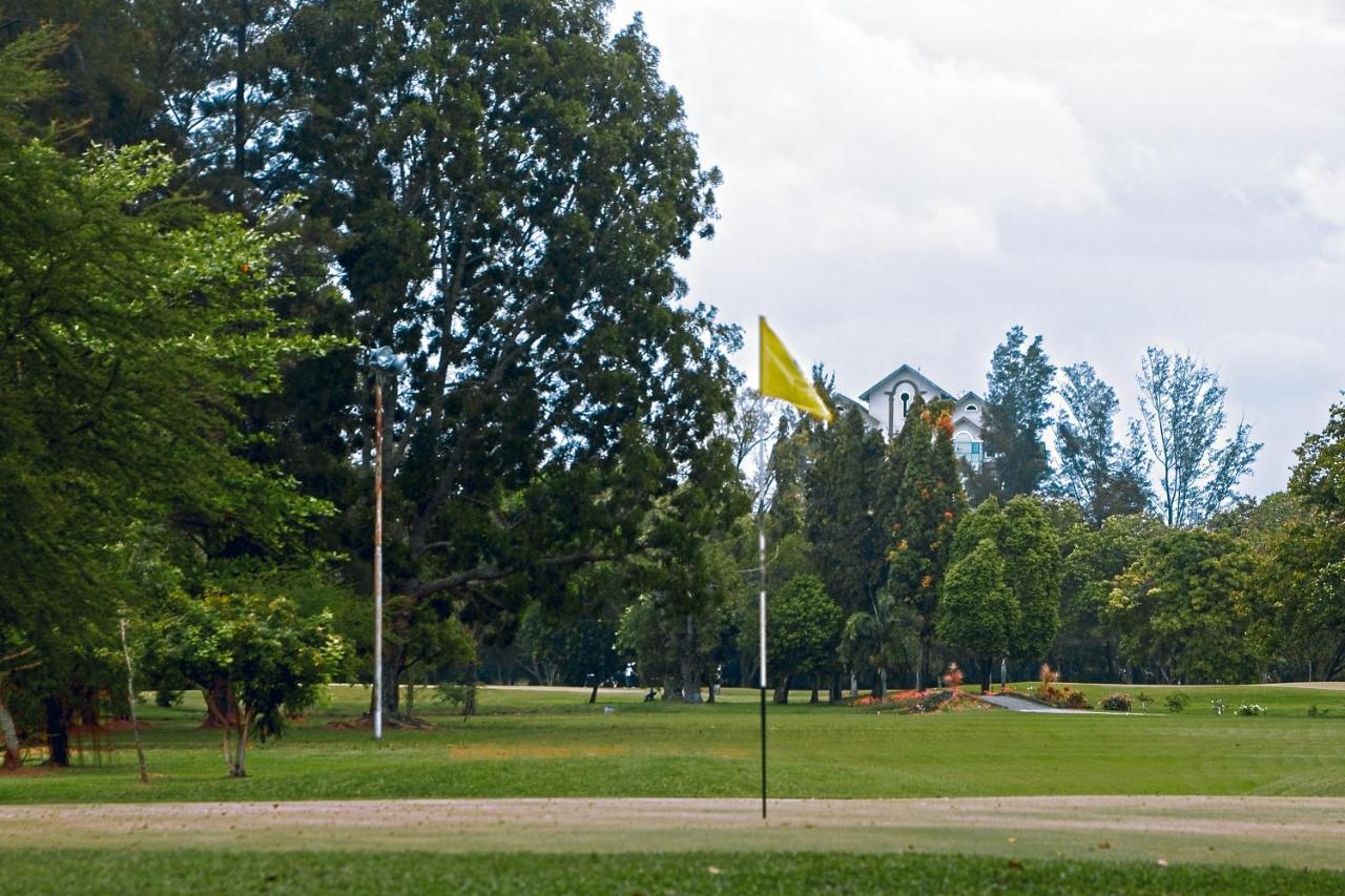 Aa Residen Luxury Condo Homestay 18Mins Walk Tanjung Aru Beach & Golf Course, Not Beach Side Resort Kota Kinabalu Buitenkant foto