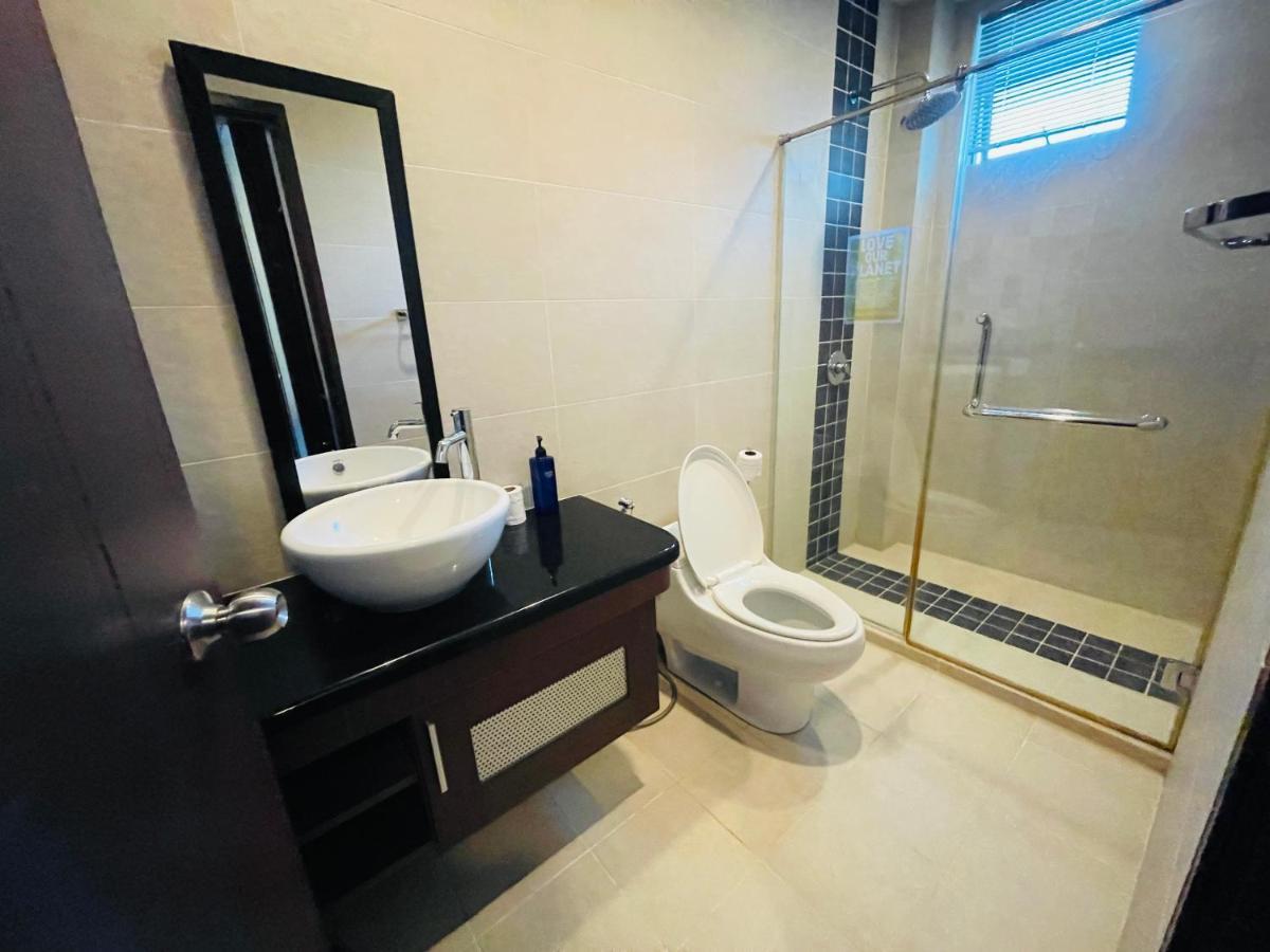 Aa Residen Luxury Condo Homestay 18Mins Walk Tanjung Aru Beach & Golf Course, Not Beach Side Resort Kota Kinabalu Buitenkant foto