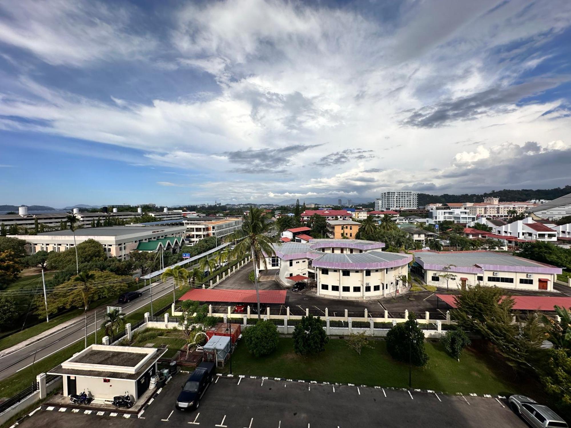 Aa Residen Luxury Condo Homestay 18Mins Walk Tanjung Aru Beach & Golf Course, Not Beach Side Resort Kota Kinabalu Buitenkant foto